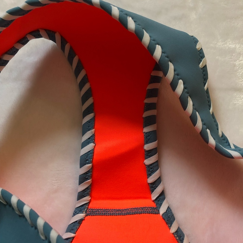 Triangl size small - Picture 7 of 9
